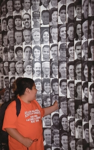 New York - Ellis Island "Touching Faces" by David Paul Ohmer, https://creativecommons.org/licenses/by/2.0/ 